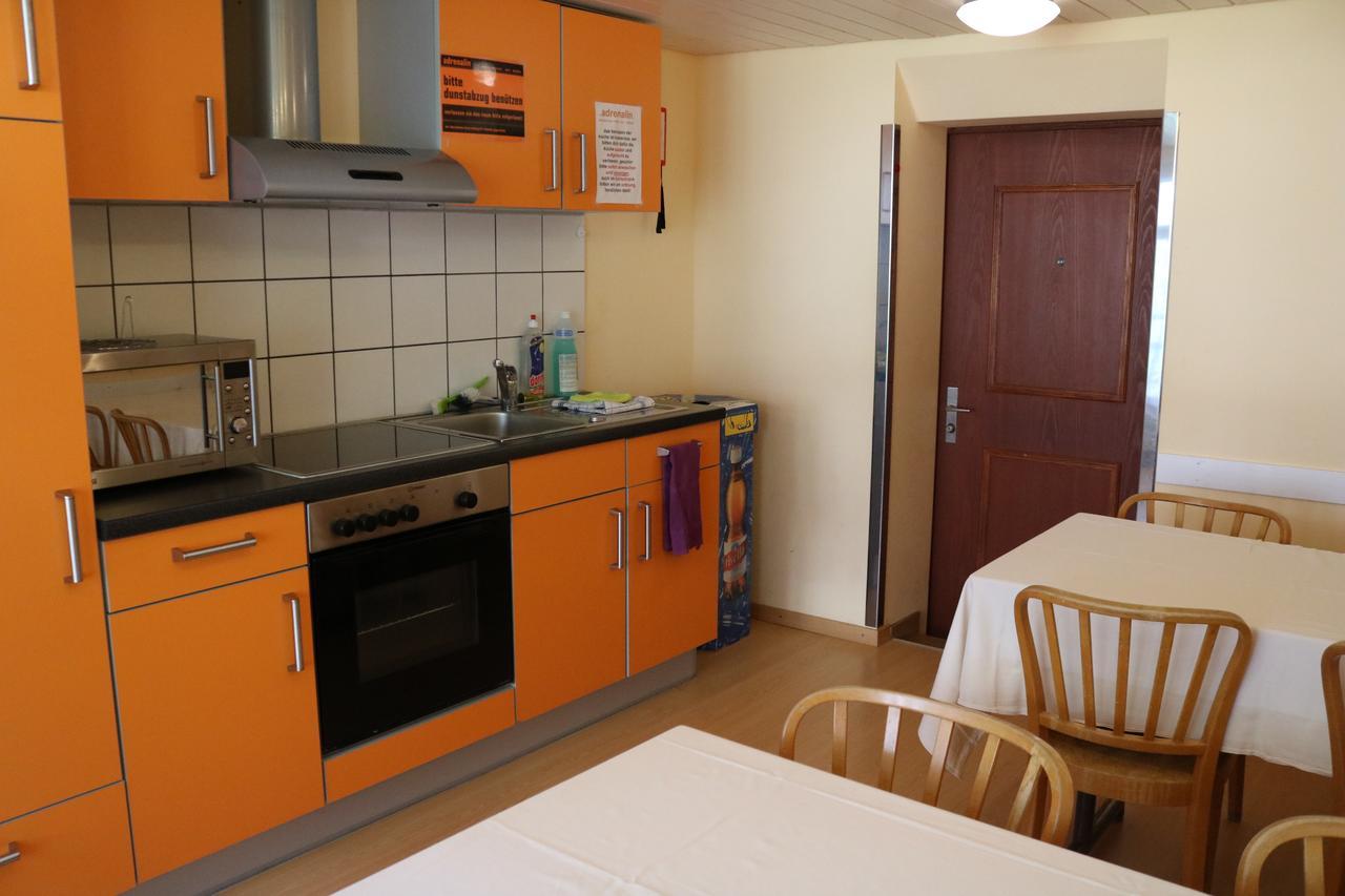 Adrenalin Backpackers Hostel Браунвалд Екстериор снимка